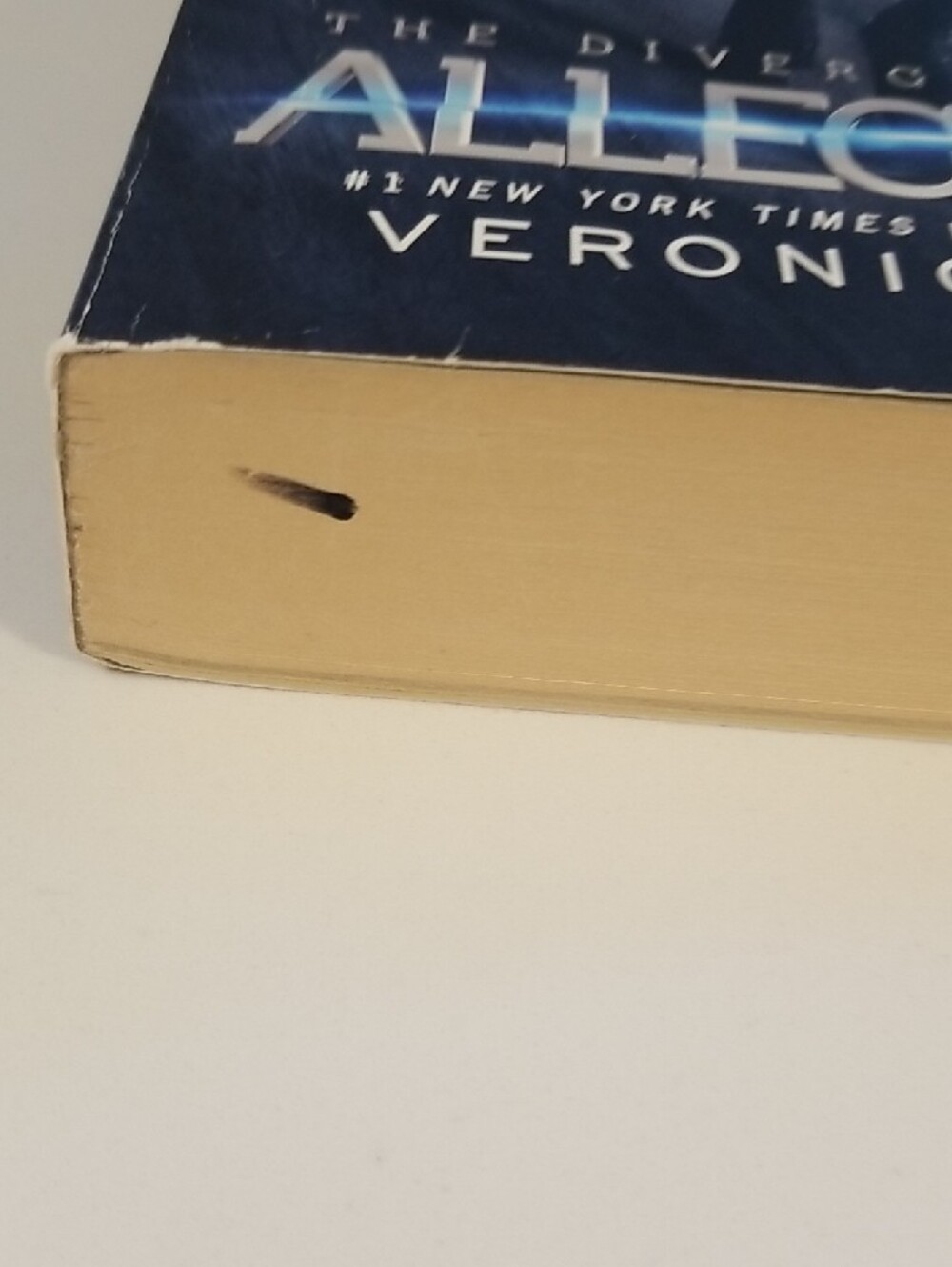 Allegiant by Veronica Roth - Picture 4 of 9